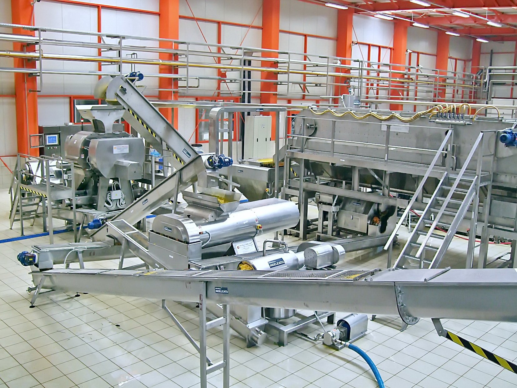 Fratelli Indelicato - complete processing line for cistrus juice and oil extraction